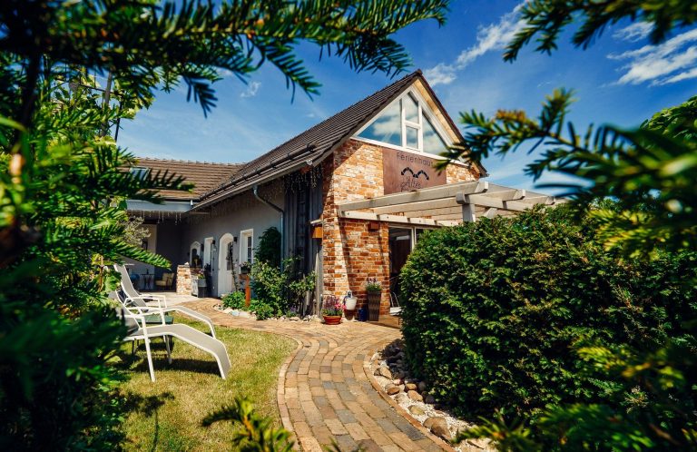 Ferienhaus Altes Gewölbe mit Pool – Lausitzer Seenland