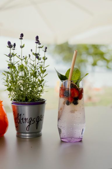 Limonade & Kräuter – Terrasse am Hubertus Beach